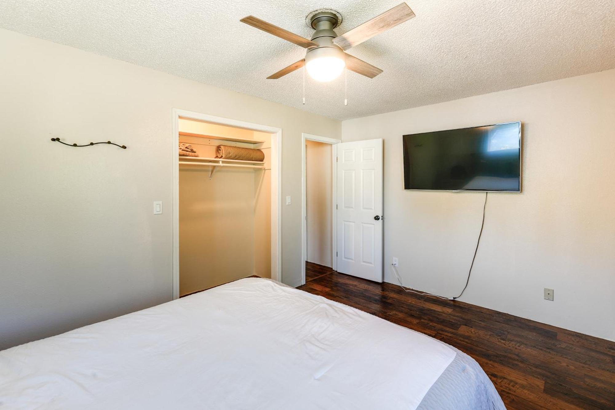 Convenient About 1 Mi To Downtown! Apartment *