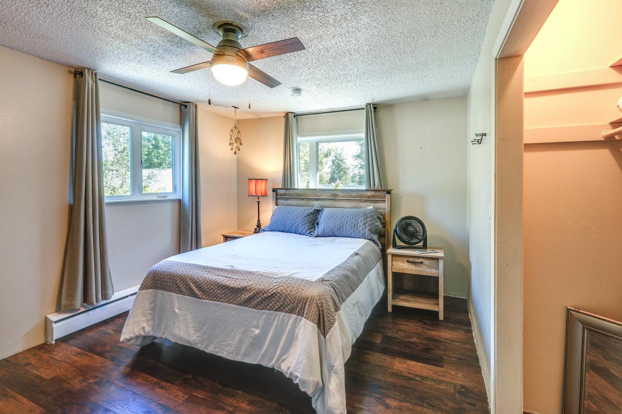 Apartment Convenient About 1 Mi To Downtown!