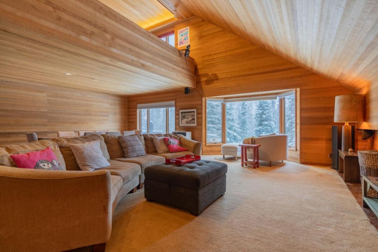 The Chuck Morgan Main House Holiday home Fairbanks