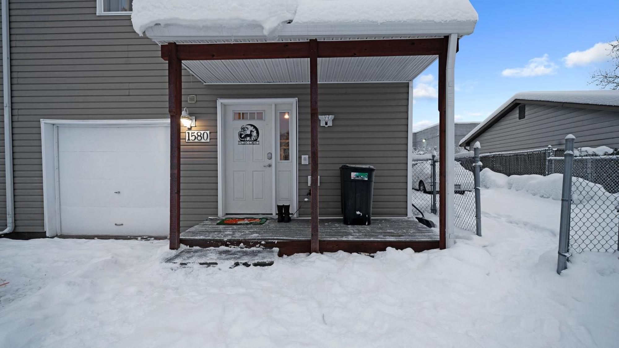 Fox Den Townhouse * Fairbanks