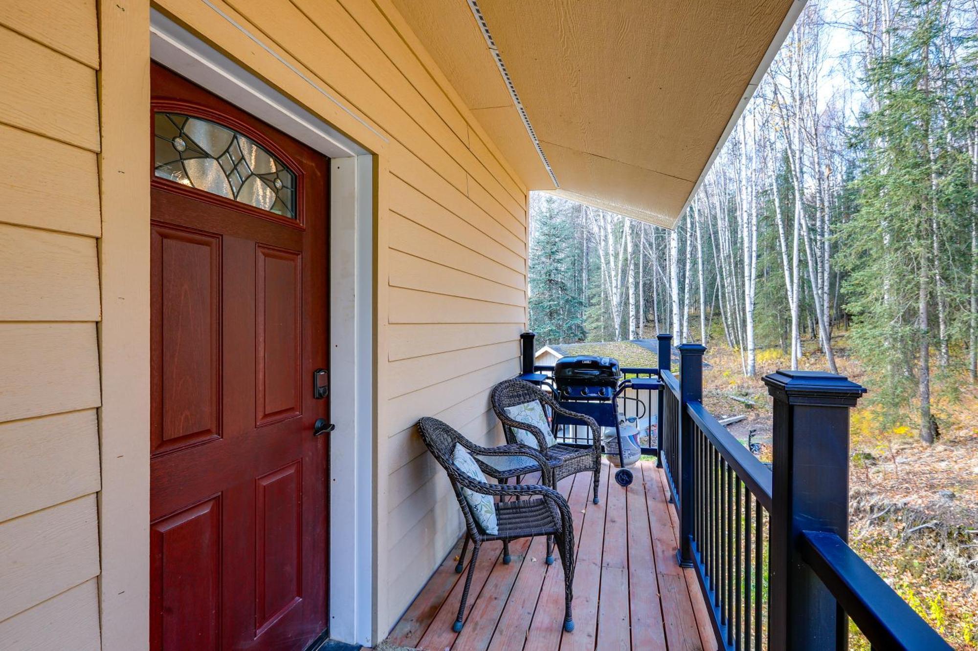 Apartment Convenient Guest With Grill! Fairbanks