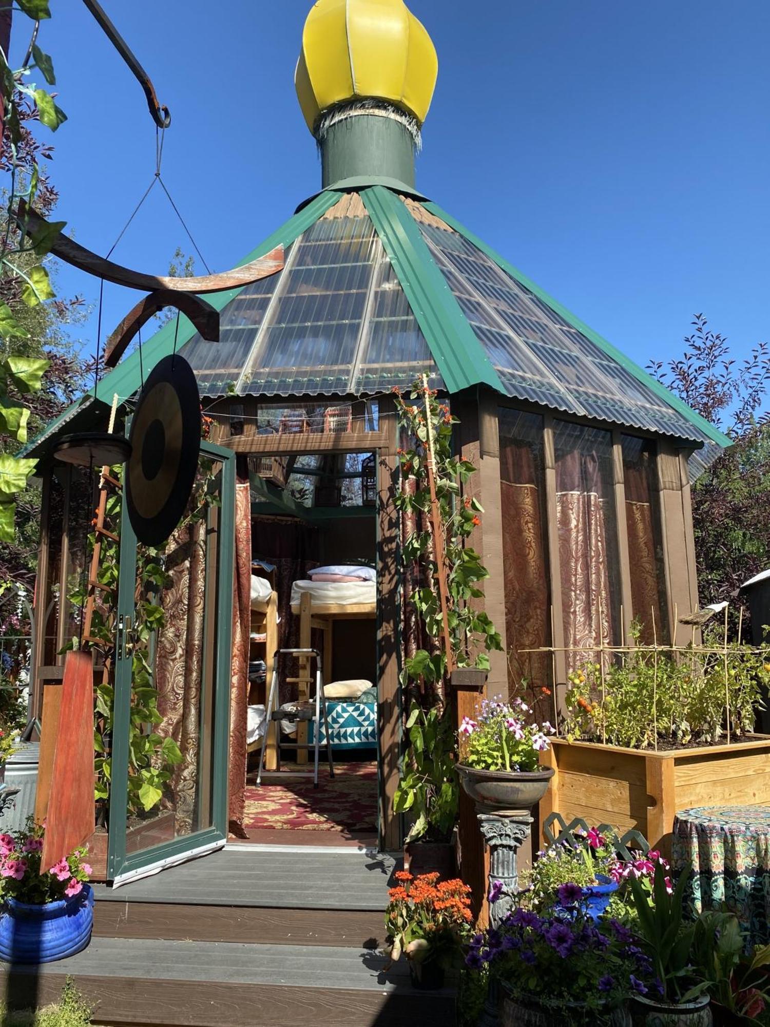 Billie's Backpackers * Fairbanks