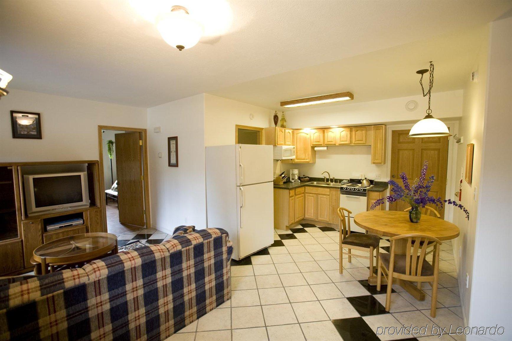 Inn 7 Gables & 3*