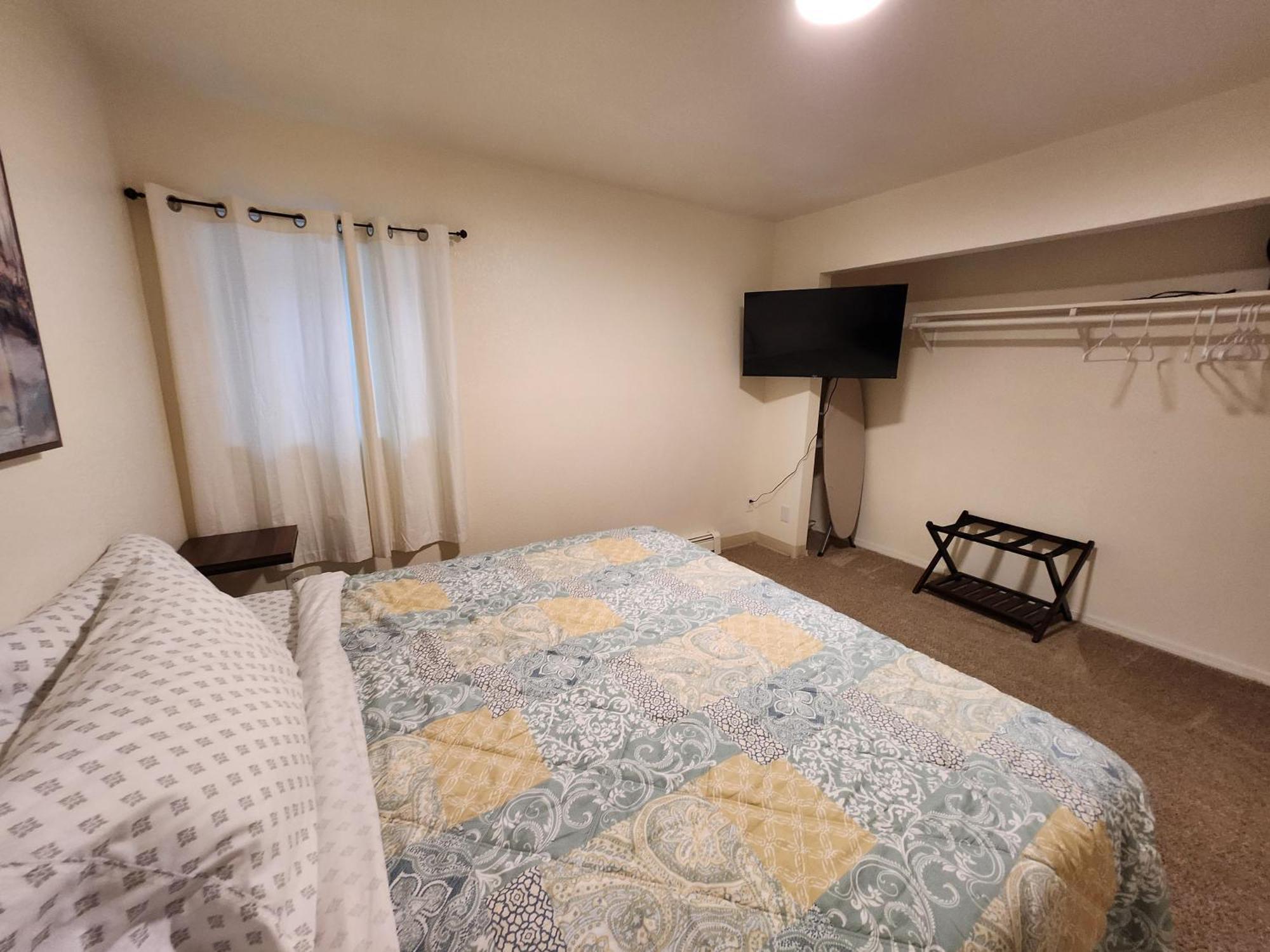 Luxury Bunkhouse Near Downtown Apartment *