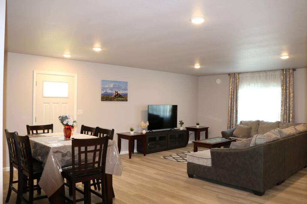 Holiday home Single Story 3 Beds 1 Car Garage