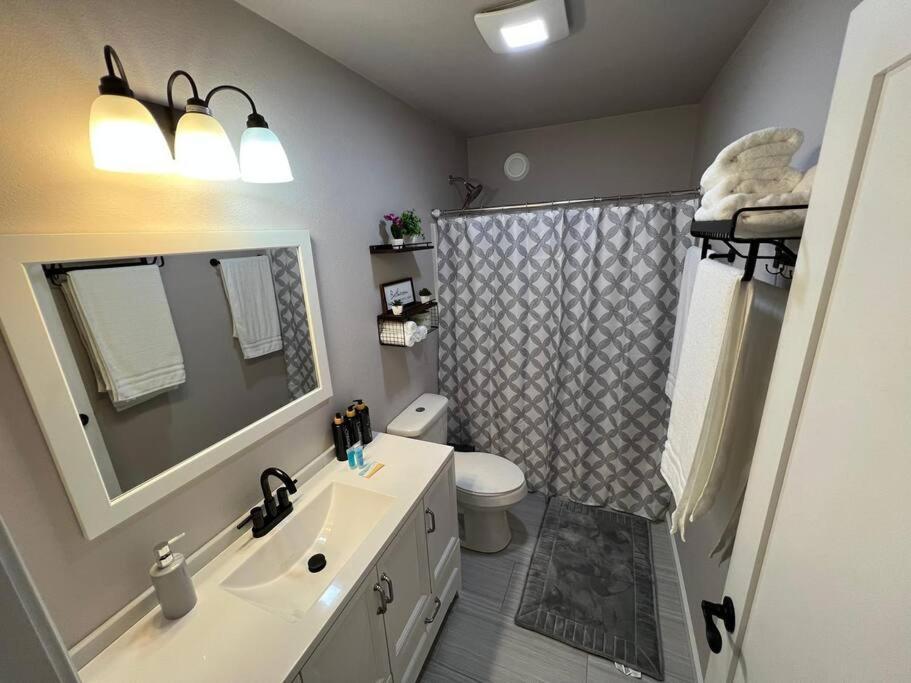 Single Story 3 Beds 1 Car Garage Holiday home Fairbanks