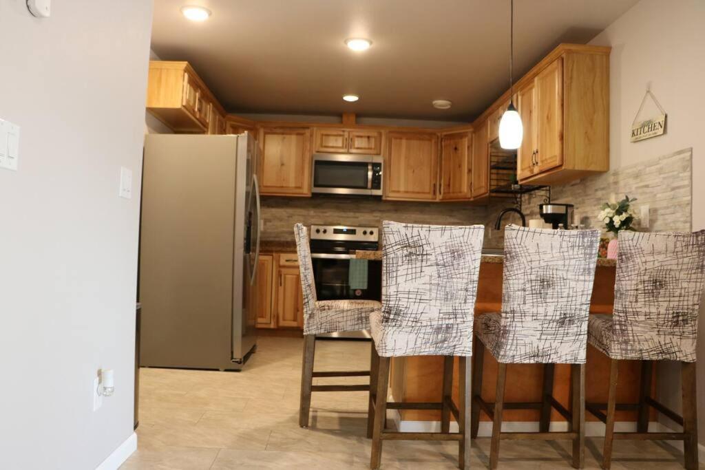 Holiday home Single Story 3 Beds 1 Car Garage Fairbanks