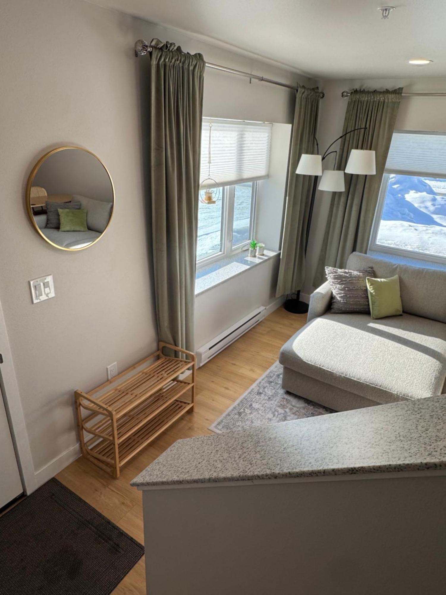 Dwell In Alaska B * Fairbanks