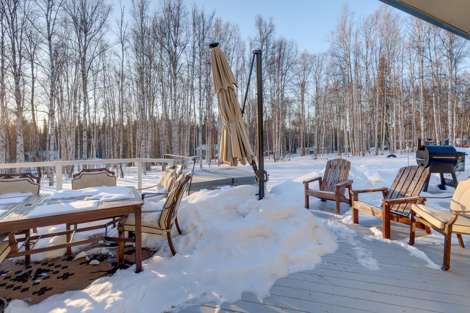 Hot Tub Haven Group Getaway In Fairbanks!