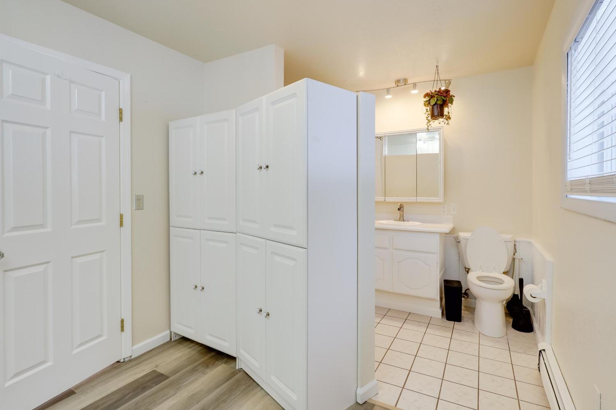 Hot Tub Haven Group Getaway In Fairbanks! Holiday home Fairbanks
