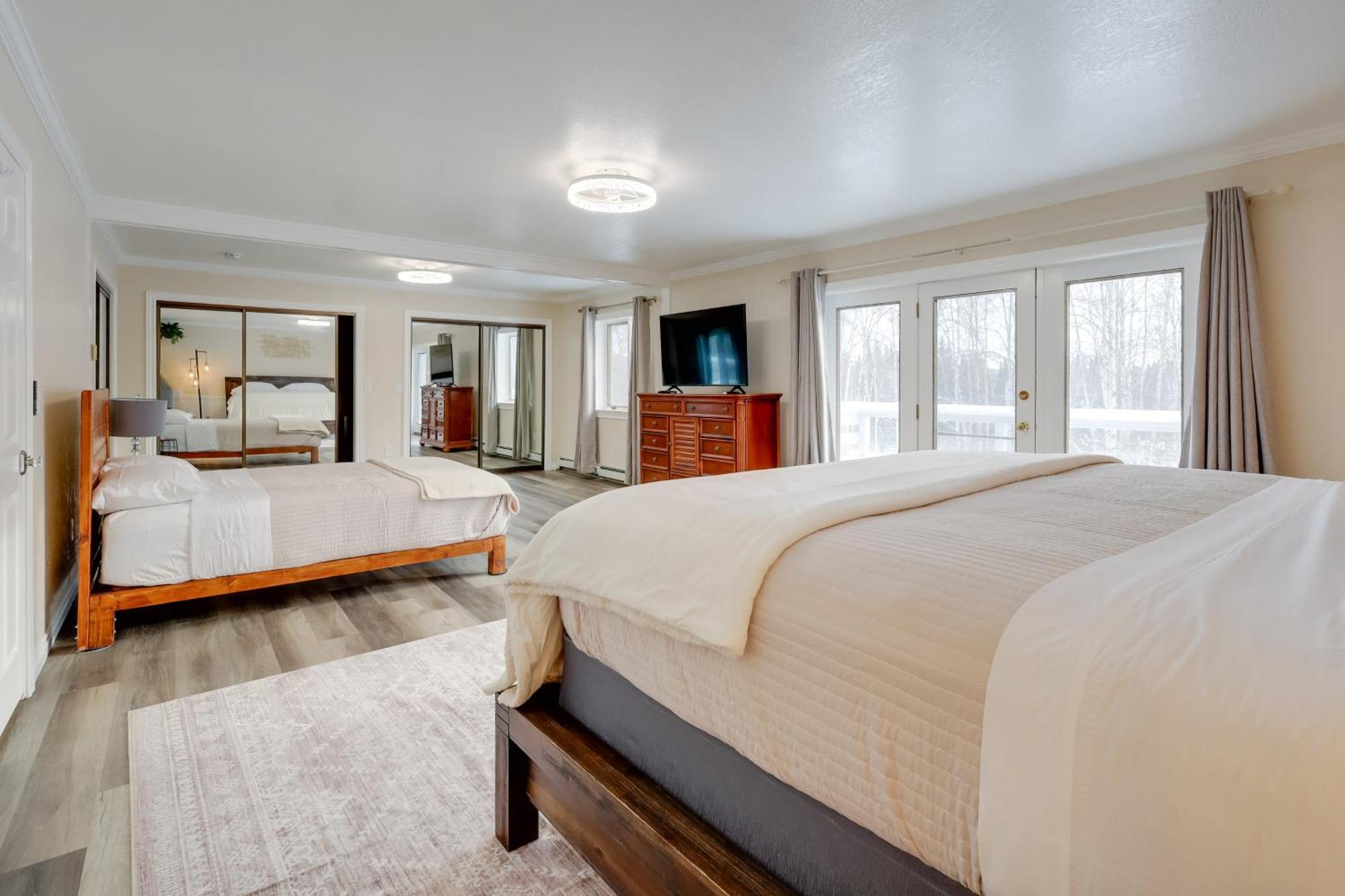 Hot Tub Haven Group Getaway In Fairbanks! Holiday home *