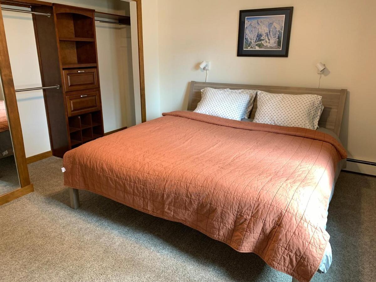 Two Bedroom In Great Location Apartment
