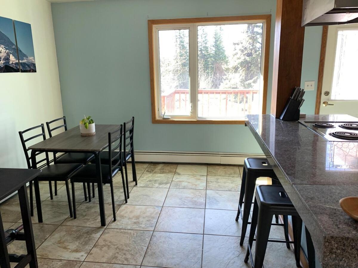 Apartment Two Bedroom In Great Location *