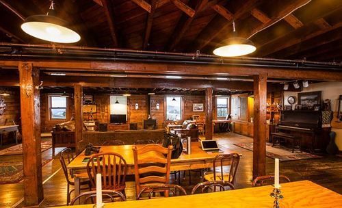 Mount Aurora Lodge