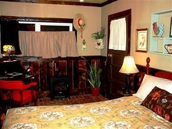 Alaska Heritage House 3*