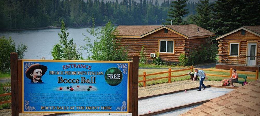 Pike's Waterfront Lodge