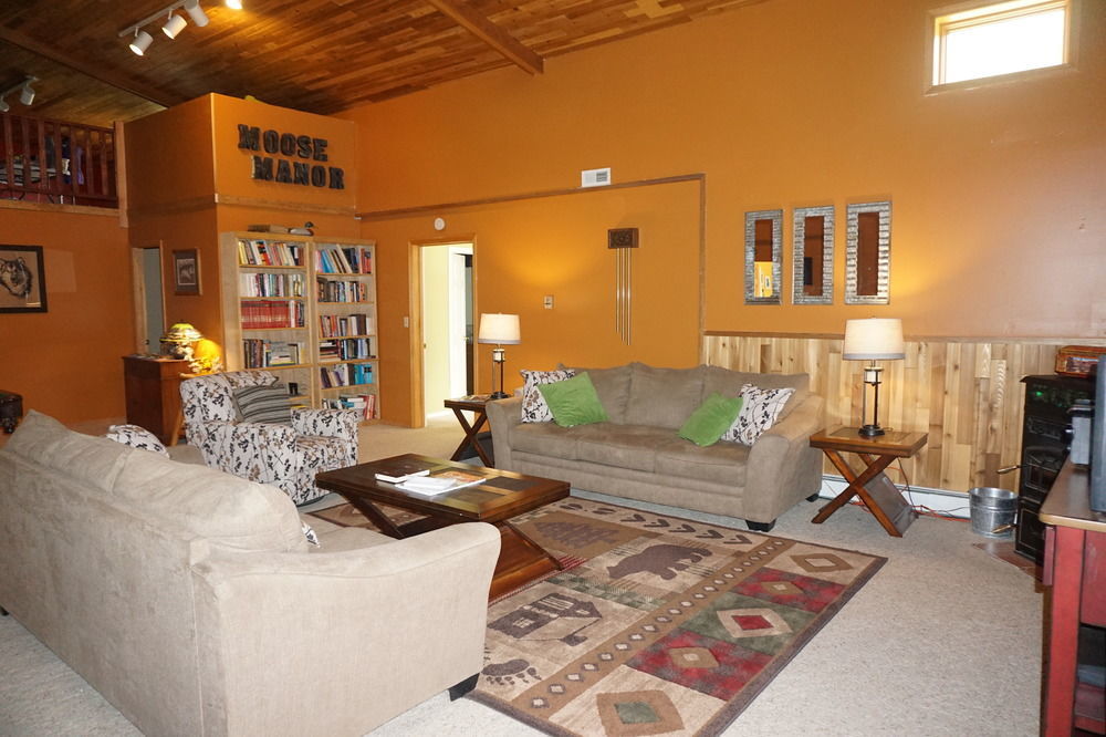 Moose Manor Bed & Breakfast Fairbanks