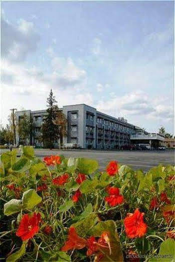 Hotel Clarion & Near Ft Wainwright 3*