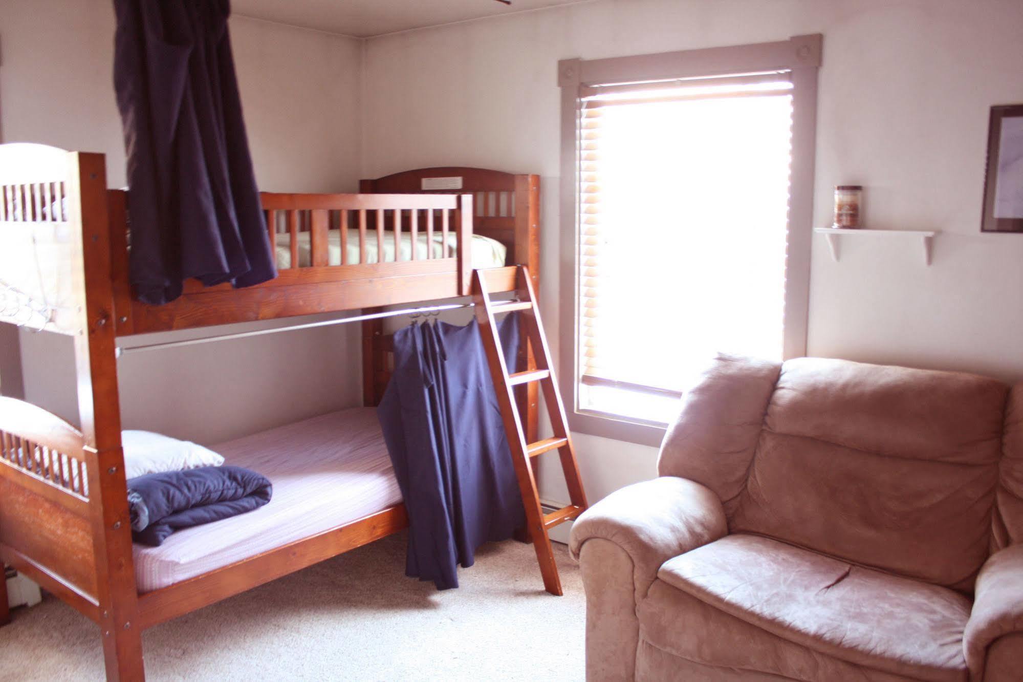 9th Ave Hostel