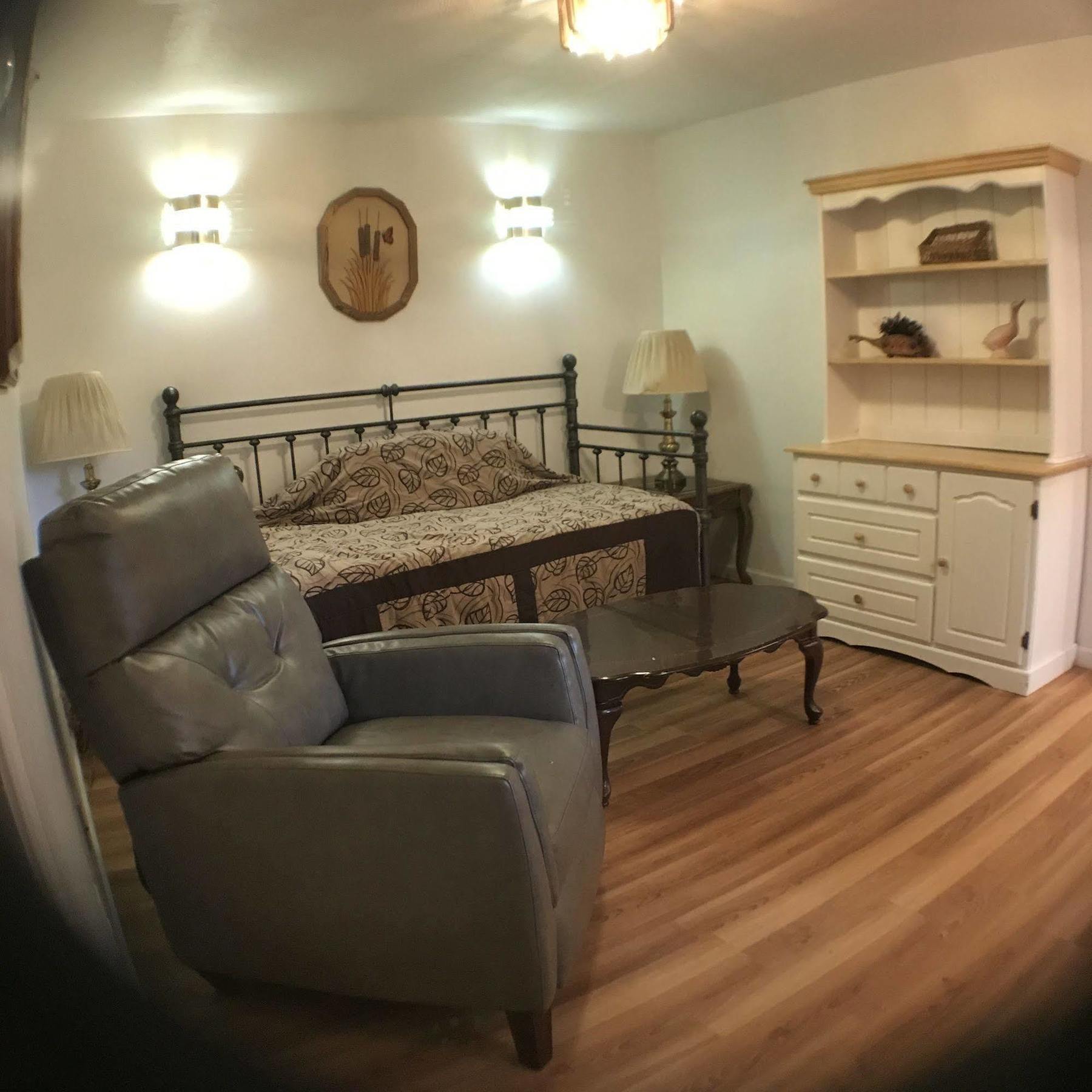 Inn 7 Gables & 3*