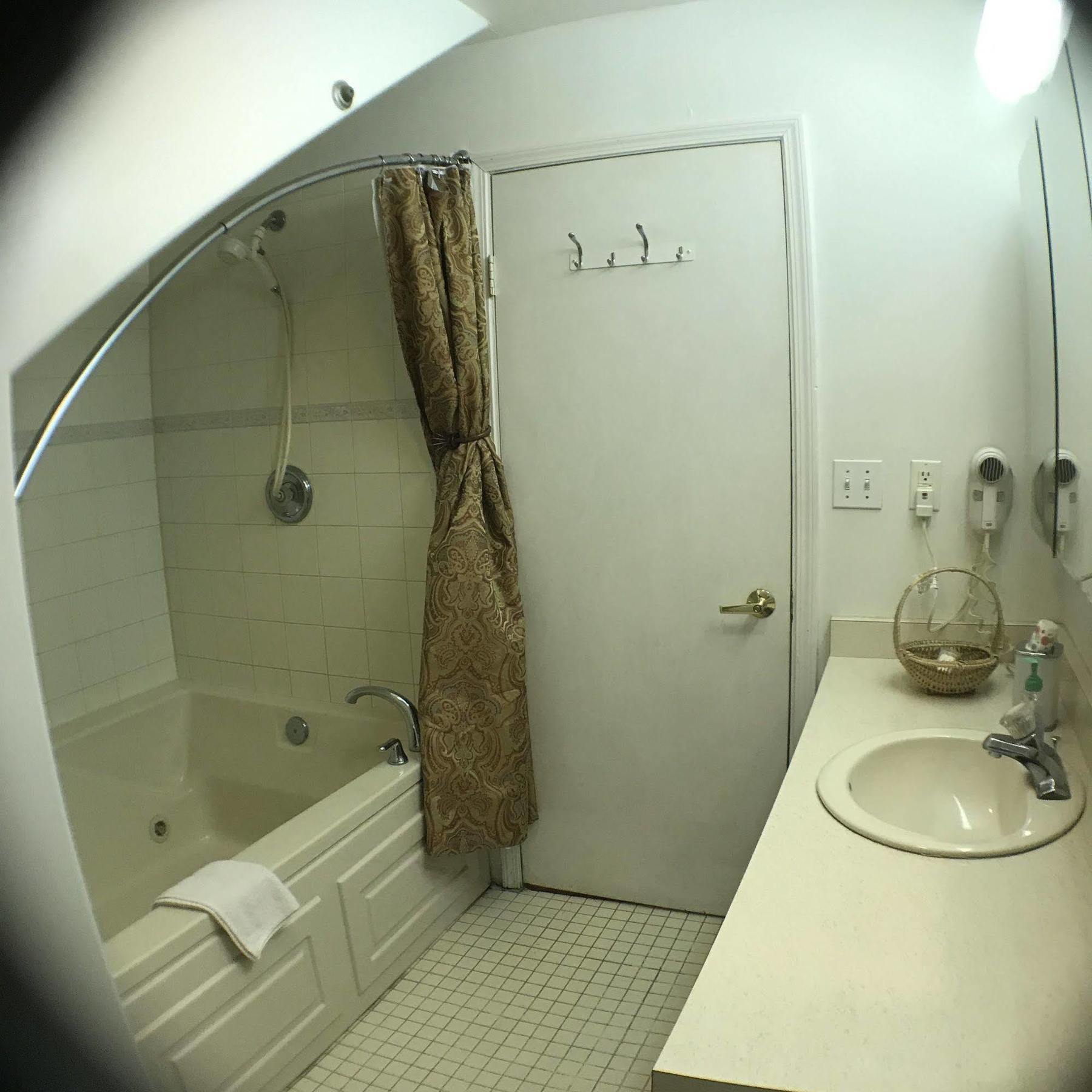 Inn 7 Gables & 3*