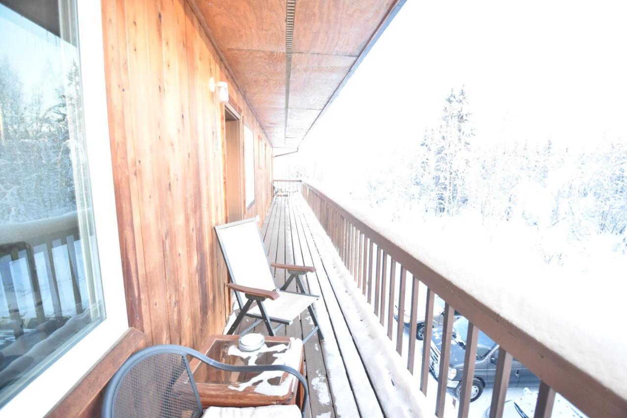 Bed & Breakfast Alaska Grizzly